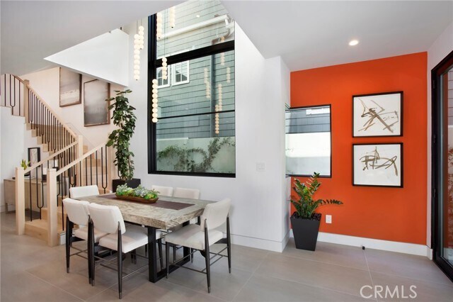 Building Photo - 502 Begonia Ave
