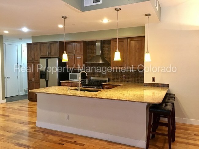 Foto del edificio - 1488 Madison St
