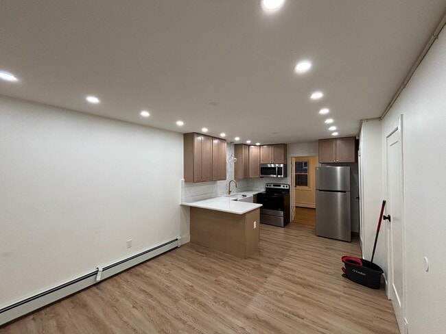 Building Photo - 140 71st St