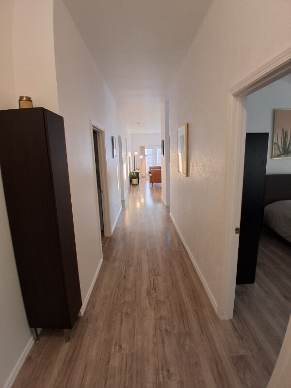 Foto del edificio - 2 Cloverdale and Wheatland