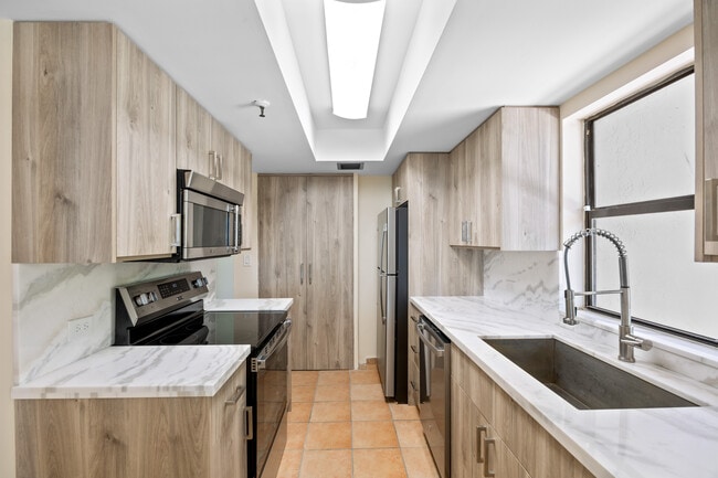 Foto del edificio - 1632 S Bayshore Ct