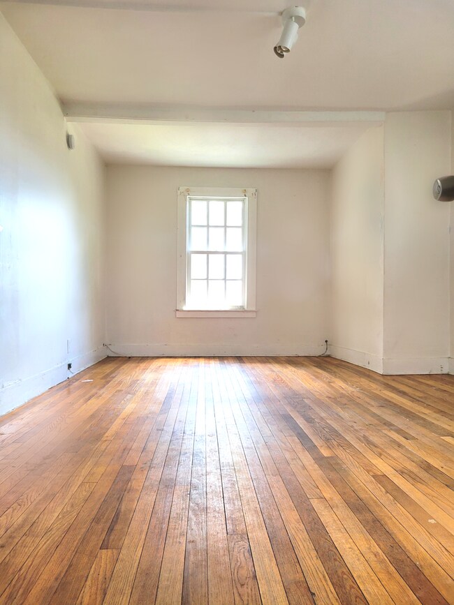 Bedroom 2 - 7 Spring St