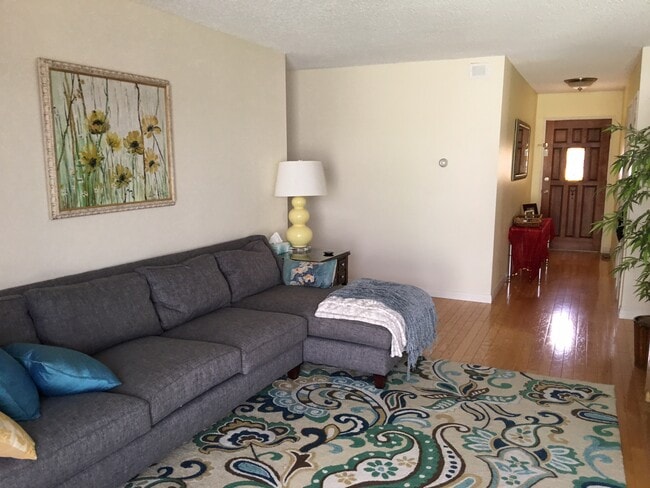 Building Photo - 2208 Summerpark Ct