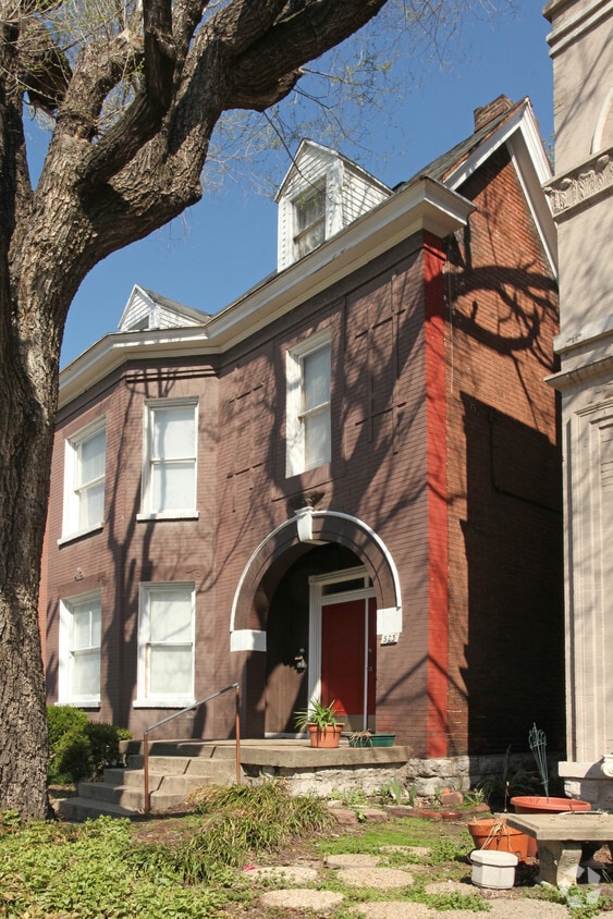 Building Photo - 523 W Hill St