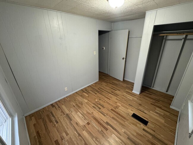 Foto del edificio - 2 bedroom w garage