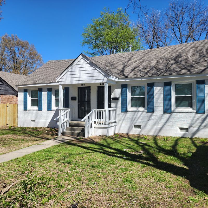 Foto principal - 692 Kent St