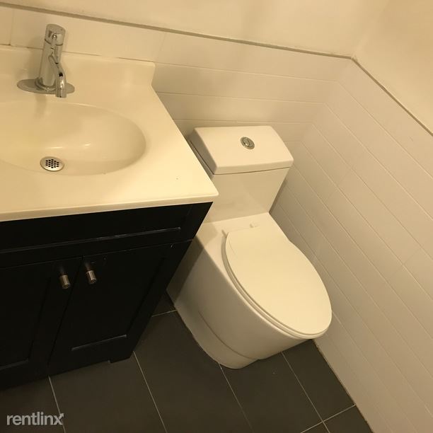 Building Photo - 593 Central Ave