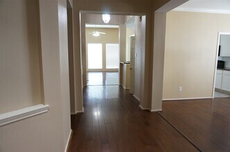 Building Photo - 2114 Madewood Dr