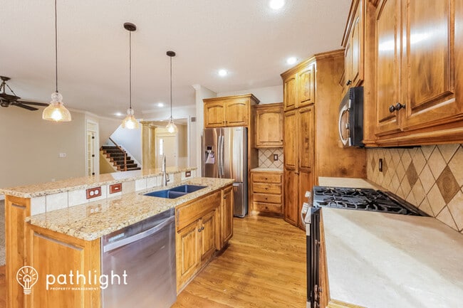 Building Photo - 16885 W 161St Terrace, Olathe, KS, 66062