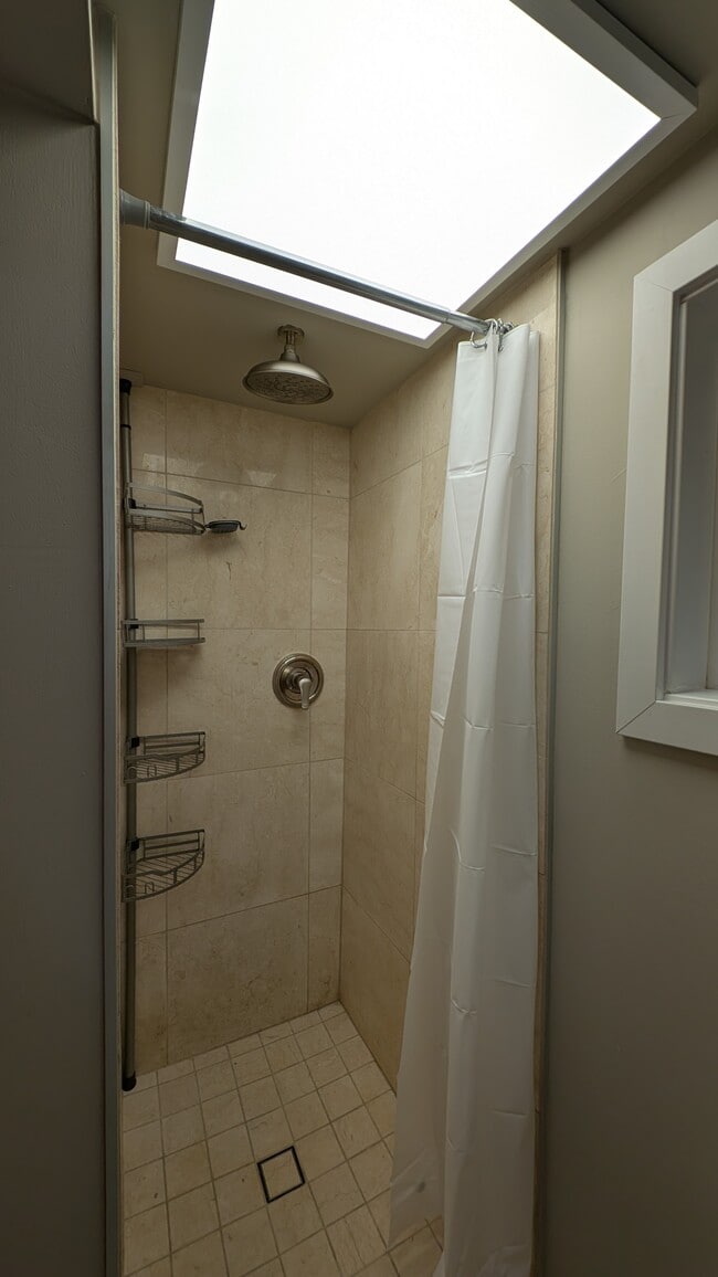 Building Photo - 1630 Murphy St