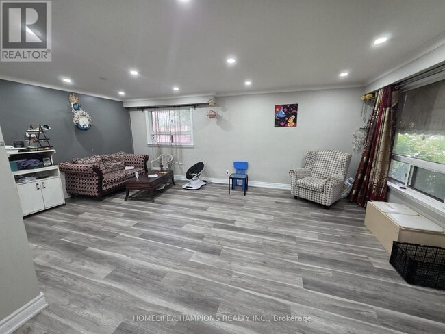 Building Photo - 701 Brimorton Dr