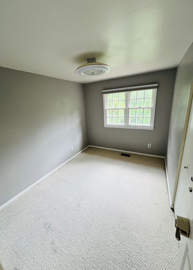 Foto del edificio - 2723 Carter Farm Ct