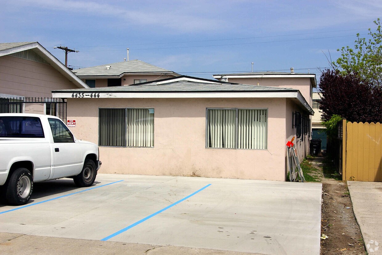 Foto del edificio - 4435-4439 Cherokee Ave