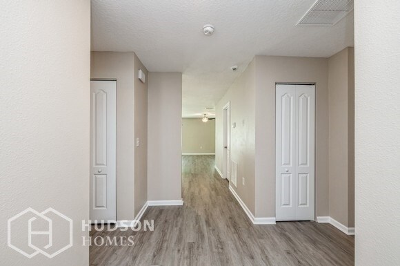 Building Photo - SELF TOUR NOW! 2584 Beachview Drive, Jacks...