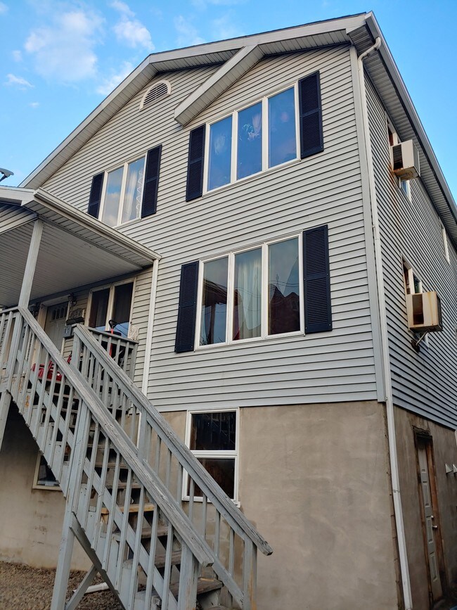 Foto del edificio - 225 S Webster Ave