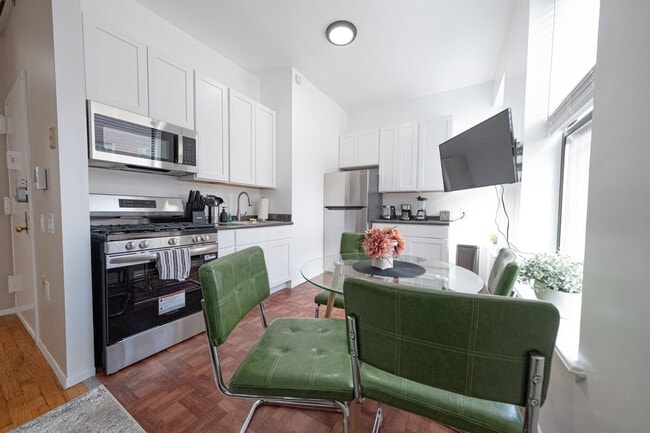 Foto del edificio - 240 W 112th St