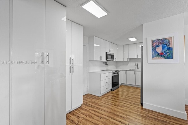 Foto del edificio - 13953 Kendale Lakes Cir