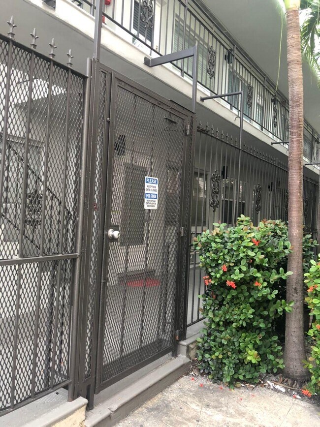 Foto del edificio - 719 Euclid Ave