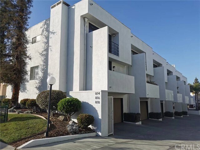 Foto principal - 814 N Monterey St