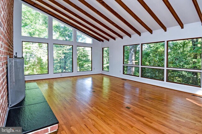 Foto del edificio - 14701 W Auburn Rd