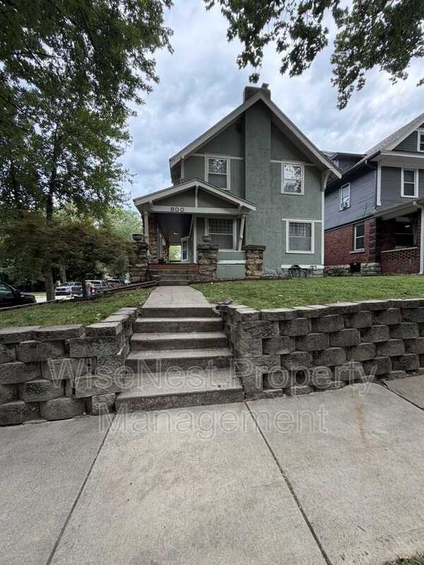 Building Photo - 800 E 41st St