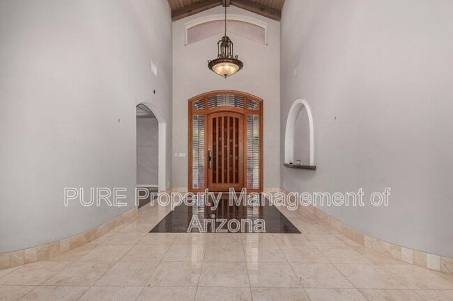 Building Photo - 10761 E Fanfol Ln