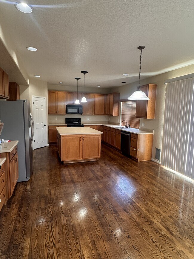 Foto del edificio - 10044 Franklin St