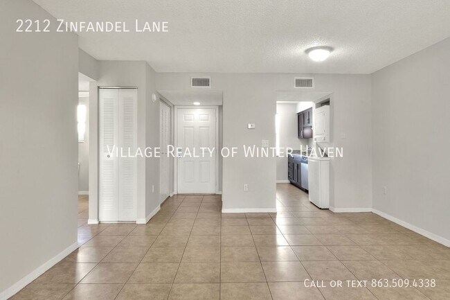 Foto del edificio - Julian Hills Apartments: Your Oasis in Eag...