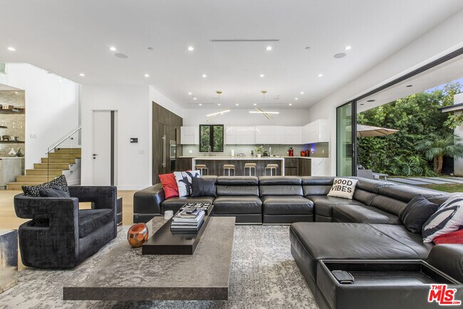 Foto del edificio - 4921 Rubio Ave