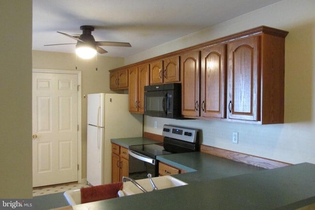 Foto del edificio - 888 Woodridge Dr