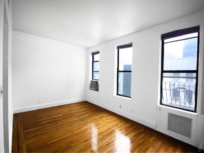 Primary Photo - 230 E 58th St
