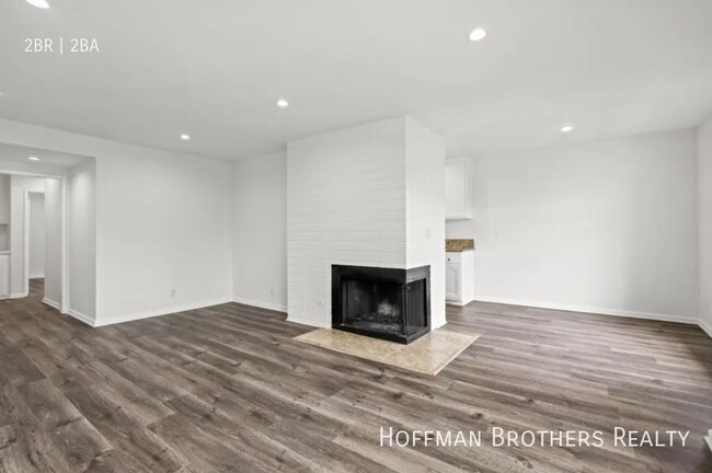 Building Photo - 11930 Mayfield Ave Los Angeles, CA 90049