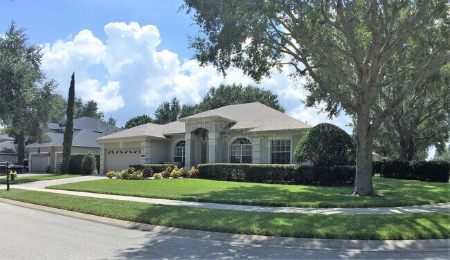 Foto del edificio - 909 Arbormoor Pl
