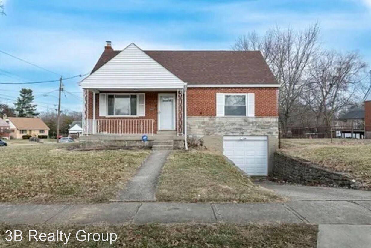 1495 Southridge Ln, Cincinnati, OH 45231 House Rental in Cincinnati