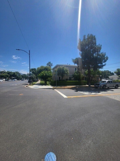 Foto del edificio - 3914 W Victory Blvd