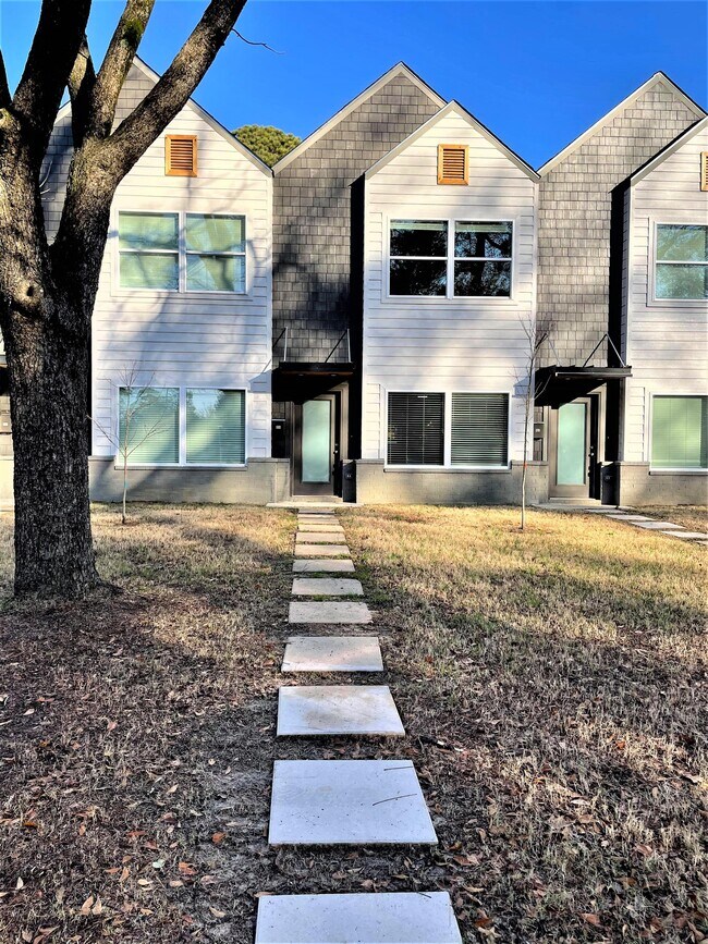 806 W 32nd St, Texarkana, TX 75503 Townhouse for Rent in Texarkana