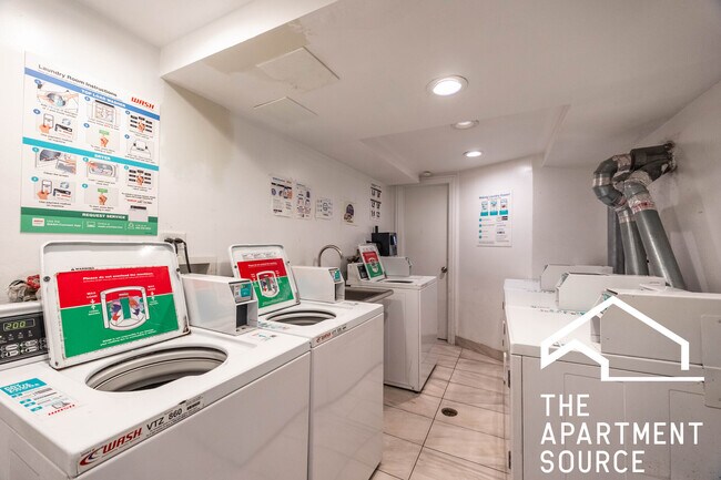 Foto del edificio - 6011 N Winthrop Ave