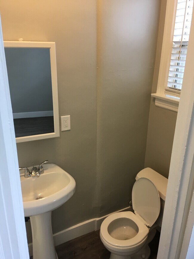 #14 - Shower Available Now! - 402 N Soto St
