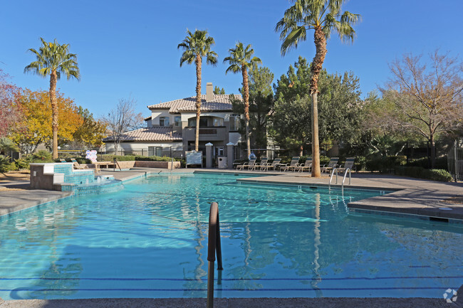 Área de piscina - Monaco Park