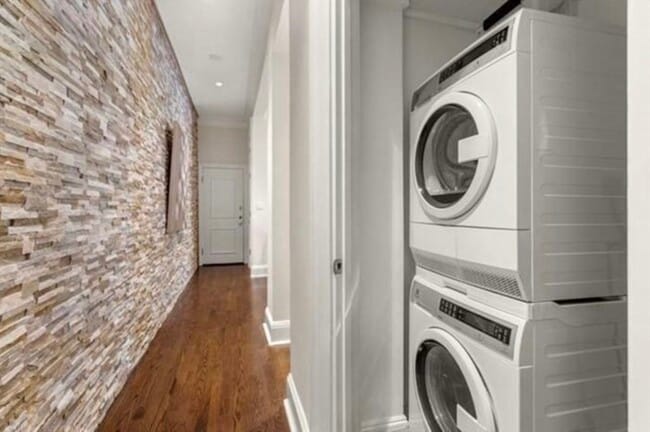 Building Photo - 382 Commonwealth Ave