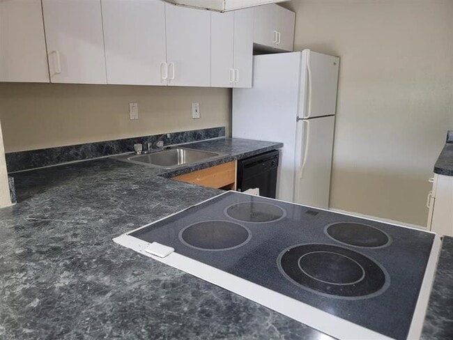 Building Photo - 4324 NW 9th Ave