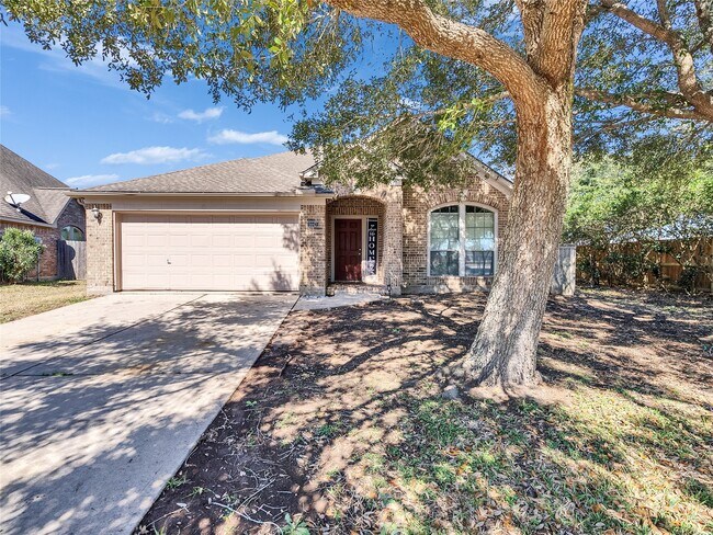 Foto del edificio - 5643 Walnut Glen Ln