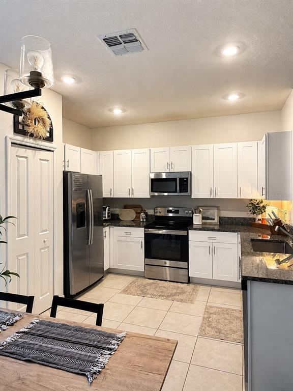 Building Photo - 21161 Threadfin Wy