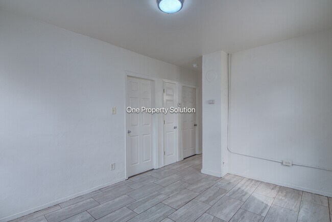 Foto del edificio - 2453 Prospect St