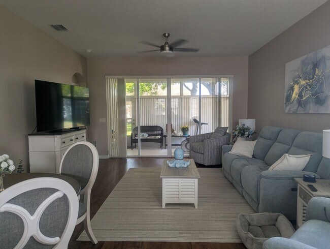Foto del edificio - Lovely 2 bedroom, 1 bath home located in the beautiful community of the Legacy of Leesburg