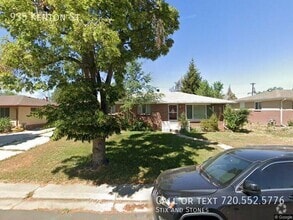 Building Photo - 935 Kenton St