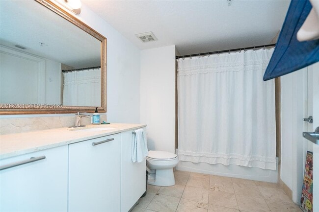 Building Photo - 1800 N Bayshore Dr