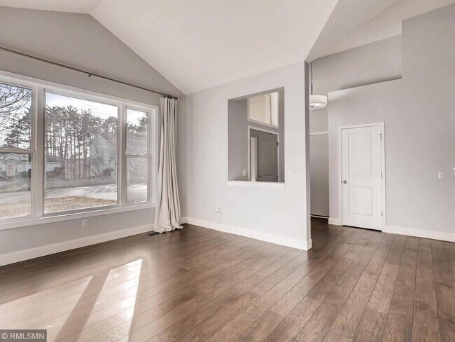 Building Photo - 222 Pendryn Hill Bay