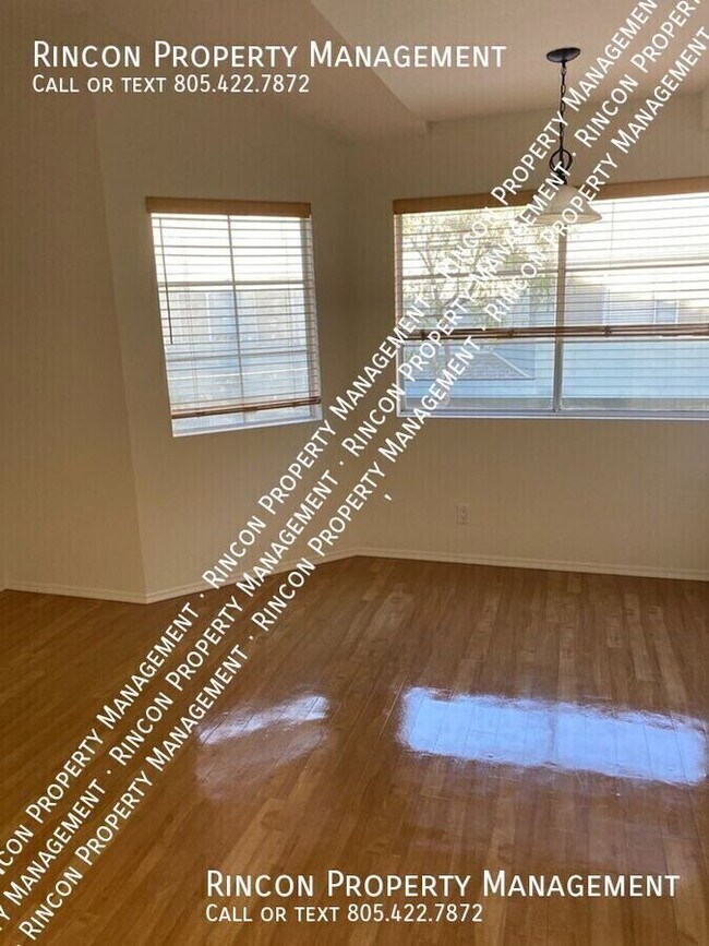 Building Photo - Beautiful 2 Bedroom Townhome *Weston Cape ...