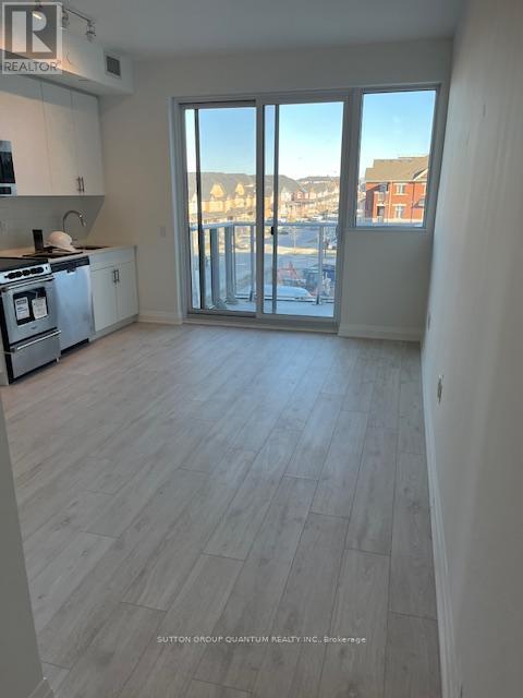 Photo du bâtiment - 412-412 Silver Maple Rd